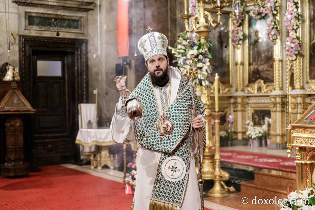 PS Teofil Trotușanul a slujit Sfânta Liturghie în a patra zi a Hramului Sfintei Parascheva / foto: Oana Nechifor (Foto) PS Teofil Trotușanul a slujit Sfânta Liturghie în a patra zi a Hramului Sfintei Parascheva