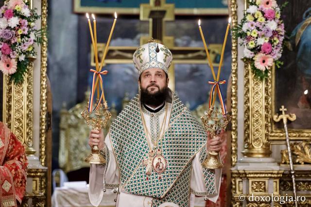PS Teofil Trotușanul a slujit Sfânta Liturghie în a patra zi a Hramului Sfintei Parascheva / foto: Oana Nechifor (Foto) PS Teofil Trotușanul a slujit Sfânta Liturghie în a patra zi a Hramului Sfintei Parascheva