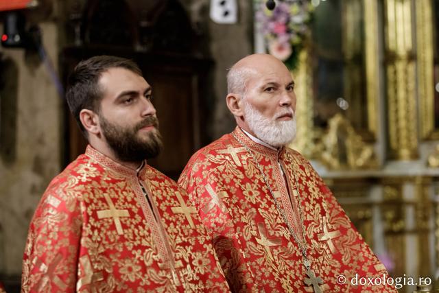 PS Teofil Trotușanul a slujit Sfânta Liturghie în a patra zi a Hramului Sfintei Parascheva / foto: Oana Nechifor (Foto) PS Teofil Trotușanul a slujit Sfânta Liturghie în a patra zi a Hramului Sfintei Parascheva