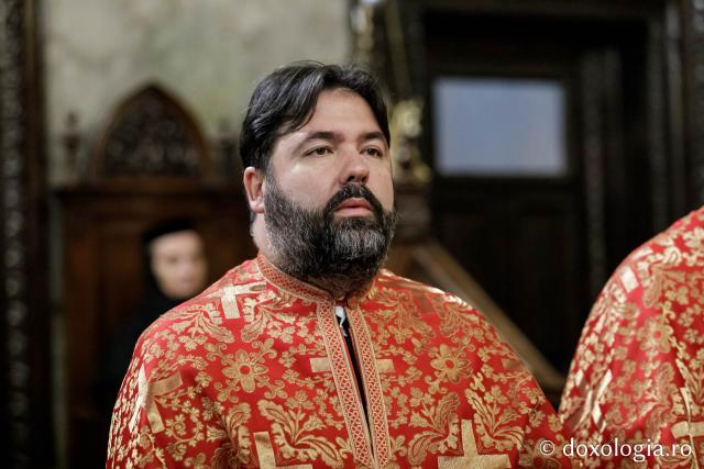 PS Teofil Trotușanul a slujit Sfânta Liturghie în a patra zi a Hramului Sfintei Parascheva / foto: Oana Nechifor (Foto) PS Teofil Trotușanul a slujit Sfânta Liturghie în a patra zi a Hramului Sfintei Parascheva