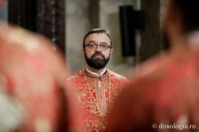 PS Teofil Trotușanul a slujit Sfânta Liturghie în a patra zi a Hramului Sfintei Parascheva / foto: Oana Nechifor (Foto) PS Teofil Trotușanul a slujit Sfânta Liturghie în a patra zi a Hramului Sfintei Parascheva