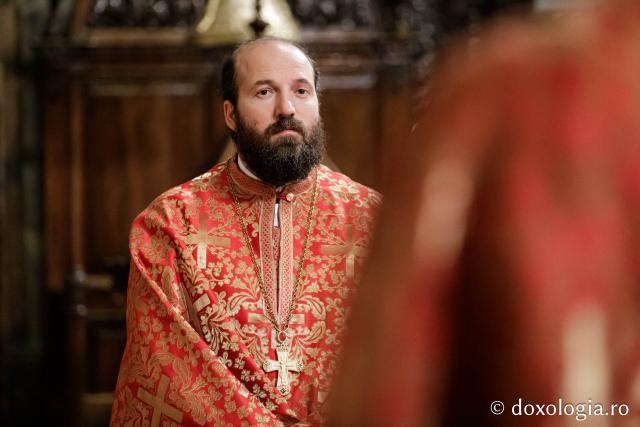 PS Teofil Trotușanul a slujit Sfânta Liturghie în a patra zi a Hramului Sfintei Parascheva / foto: Oana Nechifor (Foto) PS Teofil Trotușanul a slujit Sfânta Liturghie în a patra zi a Hramului Sfintei Parascheva