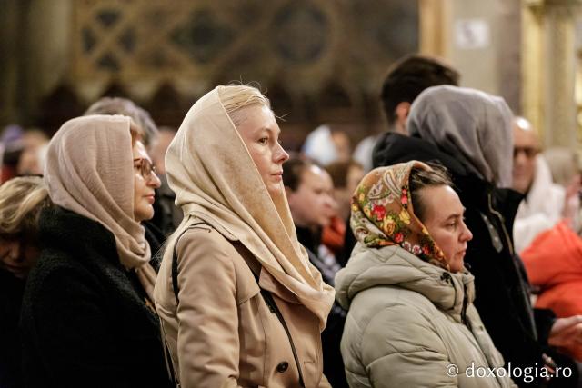 PS Teofil Trotușanul a slujit Sfânta Liturghie în a patra zi a Hramului Sfintei Parascheva / foto: Oana Nechifor (Foto) PS Teofil Trotușanul a slujit Sfânta Liturghie în a patra zi a Hramului Sfintei Parascheva
