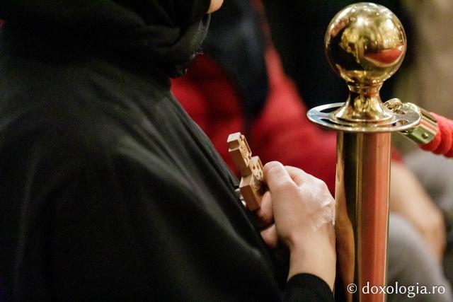 PS Teofil Trotușanul a slujit Sfânta Liturghie în a patra zi a Hramului Sfintei Parascheva / foto: Oana Nechifor (Foto) PS Teofil Trotușanul a slujit Sfânta Liturghie în a patra zi a Hramului Sfintei Parascheva