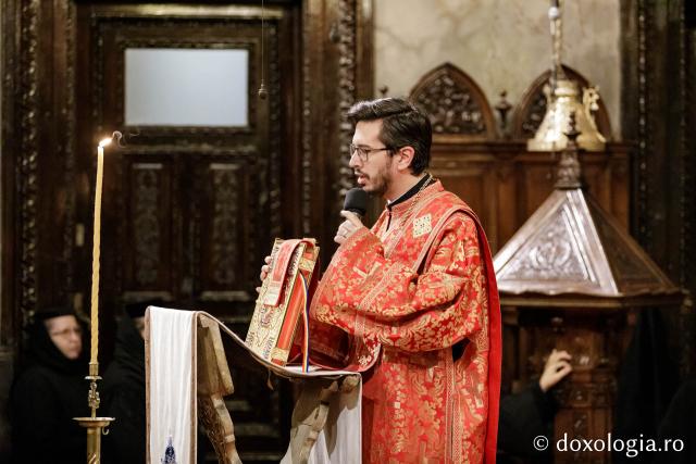 PS Teofil Trotușanul a slujit Sfânta Liturghie în a patra zi a Hramului Sfintei Parascheva / foto: Oana Nechifor (Foto) PS Teofil Trotușanul a slujit Sfânta Liturghie în a patra zi a Hramului Sfintei Parascheva