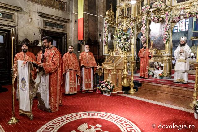 PS Teofil Trotușanul a slujit Sfânta Liturghie în a patra zi a Hramului Sfintei Parascheva / foto: Oana Nechifor (Foto) PS Teofil Trotușanul a slujit Sfânta Liturghie în a patra zi a Hramului Sfintei Parascheva