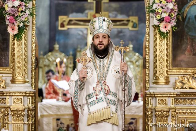PS Teofil Trotușanul a slujit Sfânta Liturghie în a patra zi a Hramului Sfintei Parascheva / foto: Oana Nechifor (Foto) PS Teofil Trotușanul a slujit Sfânta Liturghie în a patra zi a Hramului Sfintei Parascheva