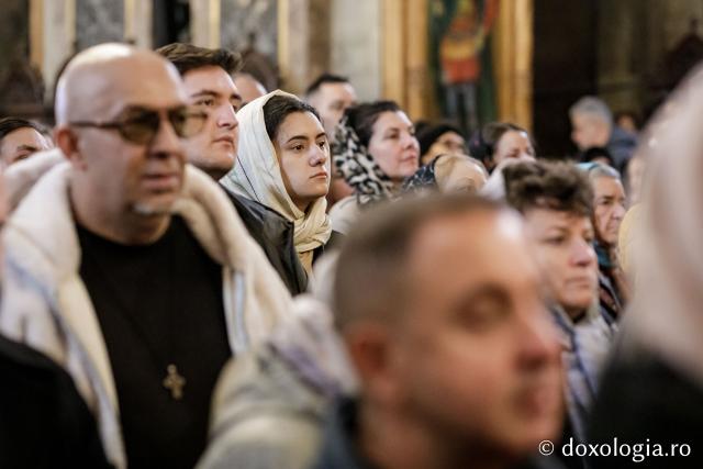 PS Teofil Trotușanul a slujit Sfânta Liturghie în a patra zi a Hramului Sfintei Parascheva / foto: Oana Nechifor (Foto) PS Teofil Trotușanul a slujit Sfânta Liturghie în a patra zi a Hramului Sfintei Parascheva