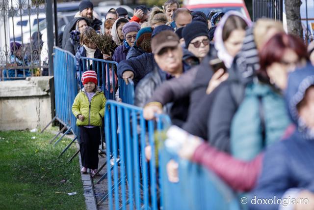 Jurnal de pelerin la Sfânta Cuvioasă Parascheva – Ziua a IV-a, 11 octombrie 2025 / foto: Oana Nechifor (Foto) Dor de sfinți și chipuri luminate: jurnal de pelerin la Sfânta Cuvioasă Parascheva – Ziua a IV-a