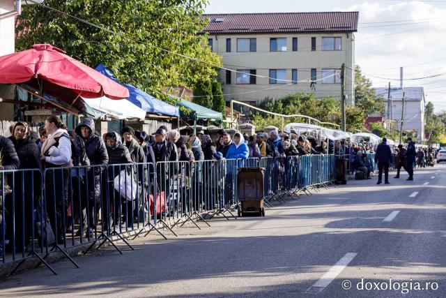 Jurnal de pelerin la Sfânta Cuvioasă Parascheva – Ziua a IV-a, 11 octombrie 2025 / foto: Oana Nechifor (Foto) Dor de sfinți și chipuri luminate: jurnal de pelerin la Sfânta Cuvioasă Parascheva – Ziua a IV-a