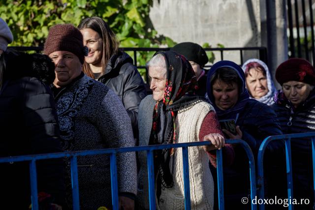 Jurnal de pelerin la Sfânta Cuvioasă Parascheva – Ziua a IV-a, 11 octombrie 2025 / foto: Oana Nechifor (Foto) Dor de sfinți și chipuri luminate: jurnal de pelerin la Sfânta Cuvioasă Parascheva – Ziua a IV-a