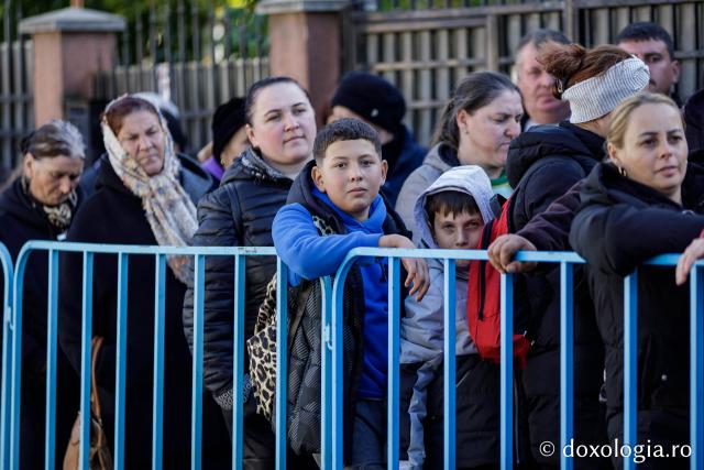 Jurnal de pelerin la Sfânta Cuvioasă Parascheva – Ziua a IV-a, 11 octombrie 2025 / foto: Oana Nechifor (Foto) Dor de sfinți și chipuri luminate: jurnal de pelerin la Sfânta Cuvioasă Parascheva – Ziua a IV-a