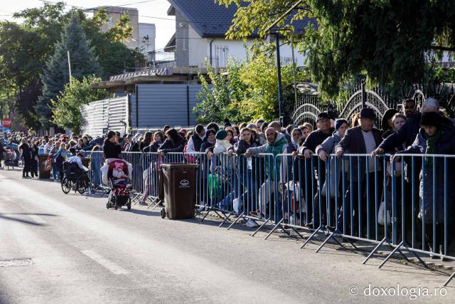 Jurnal de pelerin la Sfânta Cuvioasă Parascheva – Ziua a IV-a, 11 octombrie 2025 / foto: Oana Nechifor (Foto) Dor de sfinți și chipuri luminate: jurnal de pelerin la Sfânta Cuvioasă Parascheva – Ziua a IV-a