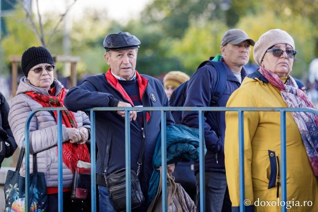 Jurnal de pelerin la Sfânta Cuvioasă Parascheva – Ziua a IV-a, 11 octombrie 2025 / foto: Oana Nechifor (Foto) Dor de sfinți și chipuri luminate: jurnal de pelerin la Sfânta Cuvioasă Parascheva – Ziua a IV-a
