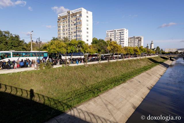 Jurnal de pelerin la Sfânta Cuvioasă Parascheva – Ziua a IV-a, 11 octombrie 2025 / foto: Oana Nechifor (Foto) Dor de sfinți și chipuri luminate: jurnal de pelerin la Sfânta Cuvioasă Parascheva – Ziua a IV-a