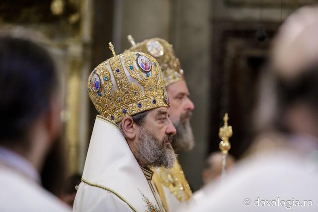 IPS Filotheos, Mitropolit de Tesalonic a slujit Sfânta Liturghie în a cincea zi a Hramului Sfintei Parascheva / foto: Oana Nechifor (Foto) IPS Filotheos, Mitropolit de Tesalonic, a slujit Sfânta Liturghie în a cincea zi a Hramului Sfintei Parascheva