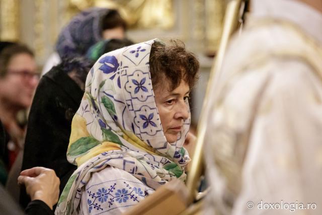 IPS Filotheos, Mitropolit de Tesalonic a slujit Sfânta Liturghie în a cincea zi a Hramului Sfintei Parascheva / foto: Oana Nechifor (Foto) IPS Filotheos, Mitropolit de Tesalonic, a slujit Sfânta Liturghie în a cincea zi a Hramului Sfintei Parascheva