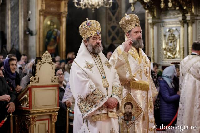IPS Filotheos, Mitropolit de Tesalonic a slujit Sfânta Liturghie în a cincea zi a Hramului Sfintei Parascheva / foto: Oana Nechifor (Foto) IPS Filotheos, Mitropolit de Tesalonic, a slujit Sfânta Liturghie în a cincea zi a Hramului Sfintei Parascheva