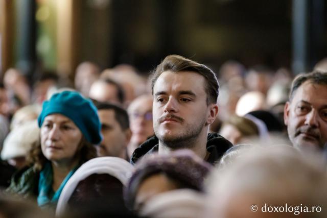 IPS Filotheos, Mitropolit de Tesalonic a slujit Sfânta Liturghie în a cincea zi a Hramului Sfintei Parascheva / foto: Oana Nechifor (Foto) IPS Filotheos, Mitropolit de Tesalonic, a slujit Sfânta Liturghie în a cincea zi a Hramului Sfintei Parascheva