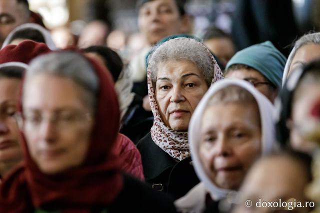 IPS Filotheos, Mitropolit de Tesalonic a slujit Sfânta Liturghie în a cincea zi a Hramului Sfintei Parascheva / foto: Oana Nechifor (Foto) IPS Filotheos, Mitropolit de Tesalonic, a slujit Sfânta Liturghie în a cincea zi a Hramului Sfintei Parascheva