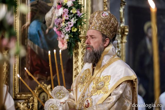 IPS Filotheos, Mitropolit de Tesalonic a slujit Sfânta Liturghie în a cincea zi a Hramului Sfintei Parascheva / foto: Oana Nechifor (Foto) IPS Filotheos, Mitropolit de Tesalonic, a slujit Sfânta Liturghie în a cincea zi a Hramului Sfintei Parascheva