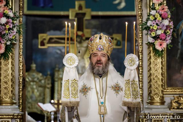 IPS Filotheos, Mitropolit de Tesalonic a slujit Sfânta Liturghie în a cincea zi a Hramului Sfintei Parascheva / foto: Oana Nechifor (Foto) IPS Filotheos, Mitropolit de Tesalonic, a slujit Sfânta Liturghie în a cincea zi a Hramului Sfintei Parascheva