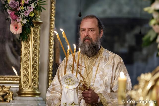IPS Filotheos, Mitropolit de Tesalonic a slujit Sfânta Liturghie în a cincea zi a Hramului Sfintei Parascheva / foto: Oana Nechifor (Foto) IPS Filotheos, Mitropolit de Tesalonic, a slujit Sfânta Liturghie în a cincea zi a Hramului Sfintei Parascheva