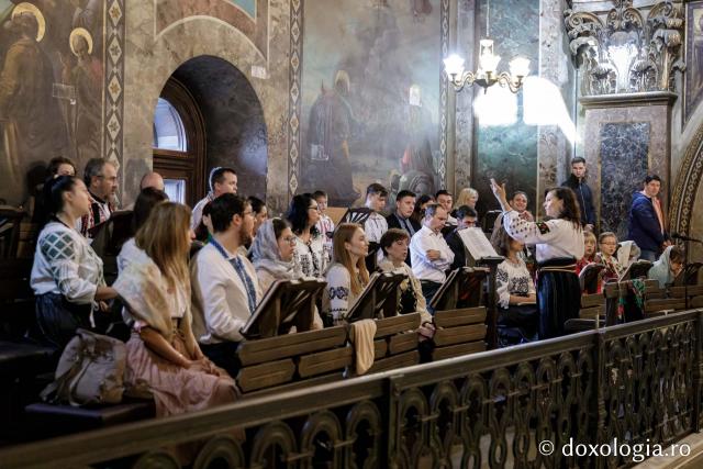 IPS Filotheos, Mitropolit de Tesalonic a slujit Sfânta Liturghie în a cincea zi a Hramului Sfintei Parascheva / foto: Oana Nechifor (Foto) IPS Filotheos, Mitropolit de Tesalonic, a slujit Sfânta Liturghie în a cincea zi a Hramului Sfintei Parascheva