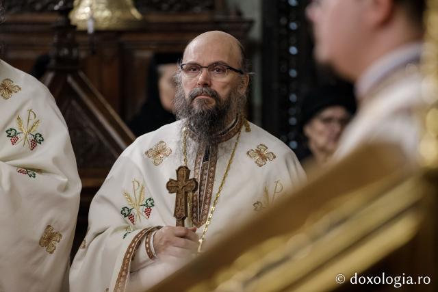 IPS Filotheos, Mitropolit de Tesalonic a slujit Sfânta Liturghie în a cincea zi a Hramului Sfintei Parascheva / foto: Oana Nechifor (Foto) IPS Filotheos, Mitropolit de Tesalonic, a slujit Sfânta Liturghie în a cincea zi a Hramului Sfintei Parascheva