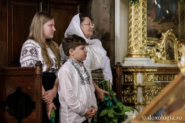 IPS Filotheos, Mitropolit de Tesalonic a slujit Sfânta Liturghie în a cincea zi a Hramului Sfintei Parascheva / foto: Oana Nechifor (Foto) IPS Filotheos, Mitropolit de Tesalonic, a slujit Sfânta Liturghie în a cincea zi a Hramului Sfintei Parascheva