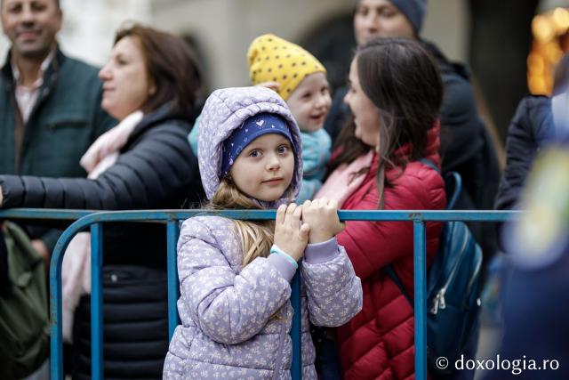 (Foto) Noapte de Înviere în Iași: Pelerinaj pe Calea Sfinților Parascheva și Grigorie Palama