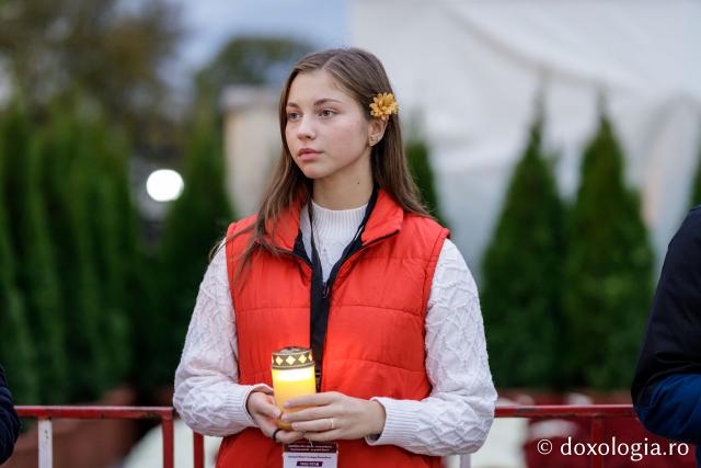 (Foto) Noapte de Înviere în Iași: Pelerinaj pe Calea Sfinților Parascheva și Grigorie Palama