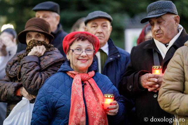 (Foto) Noapte de Înviere în Iași: Pelerinaj pe Calea Sfinților Parascheva și Grigorie Palama