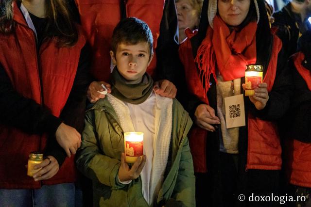 (Foto) Noapte de Înviere în Iași: Pelerinaj pe Calea Sfinților Parascheva și Grigorie Palama