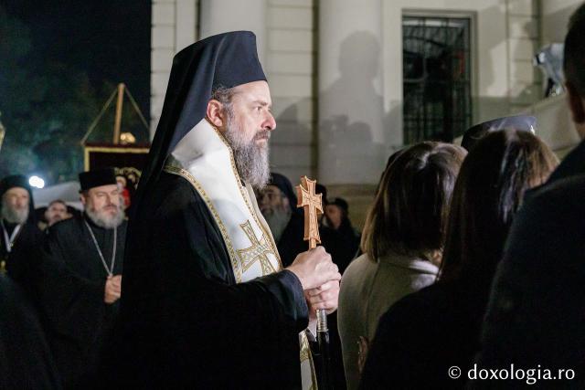 (Foto) Noapte de Înviere în Iași: Pelerinaj pe Calea Sfinților Parascheva și Grigorie Palama