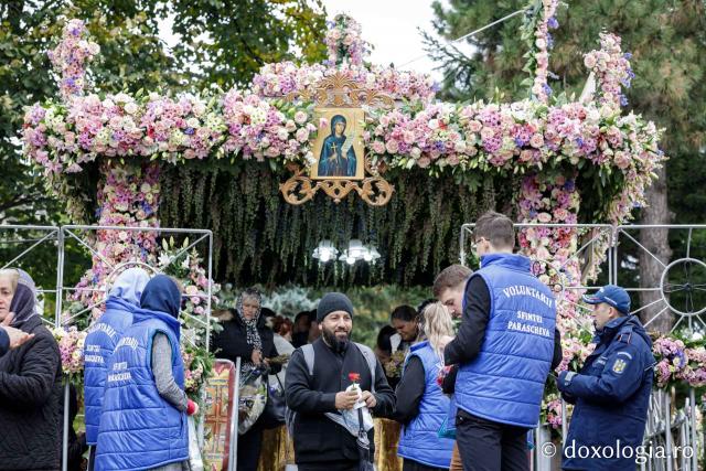 Jurnal de pelerin la Sfânta Cuvioasă Parascheva – Ziua a VI-a, 13 octombrie 2025 / foto: Oana Nechifor Jurnal de pelerin la Sfânta Cuvioasă Parascheva 2025