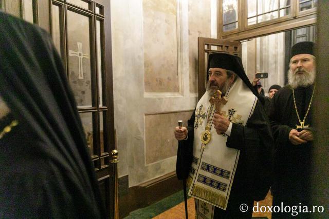 Moaștele Sfintei Parascheva au fost așezate în Catedrala Mitropolitană din Iași / Foto: pr. Silviu Cluci Moaștele Sfintei Parascheva au fost așezate în Catedrala Mitropolitană din Iași – 2025