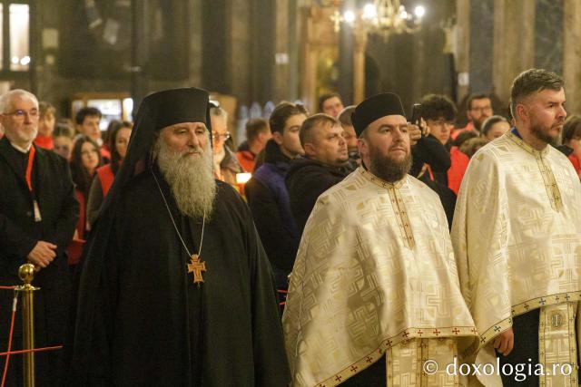 Moaștele Sfintei Parascheva au fost așezate în Catedrala Mitropolitană din Iași / Foto: pr. Silviu Cluci Moaștele Sfintei Parascheva au fost așezate în Catedrala Mitropolitană din Iași – 2025