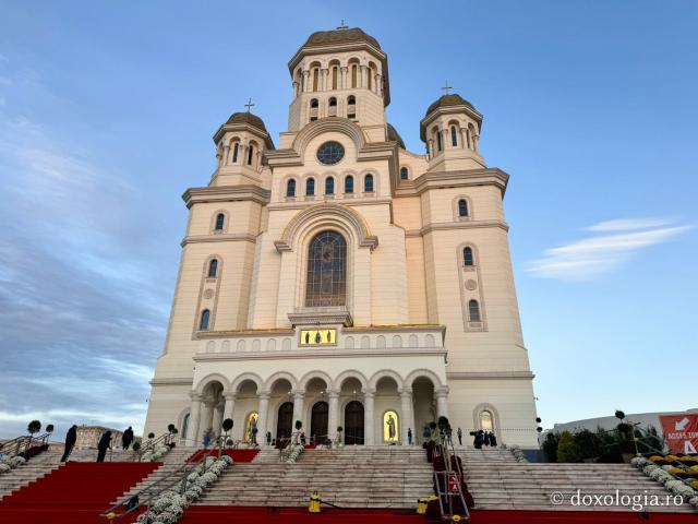 Apus peste Catedrala Națională, în ajunul sfințirii (25 octombrie 2025) / Foto: Florentina Mătrescu Apus peste Catedrala Națională, în ajunul sfințirii (25 octombrie 2025)