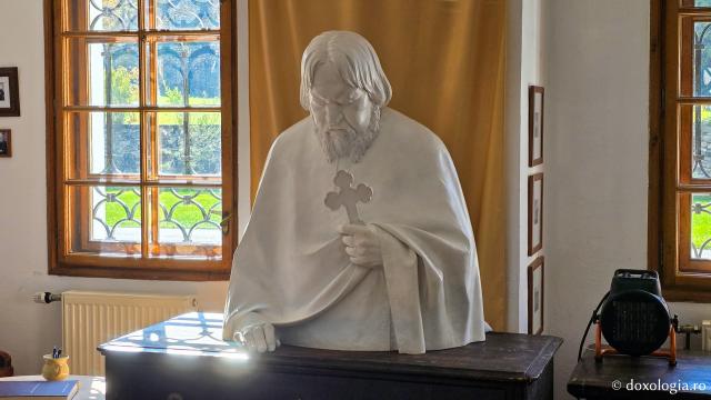 Pași în tăcere – chilia Părintelui Teofil Părăian