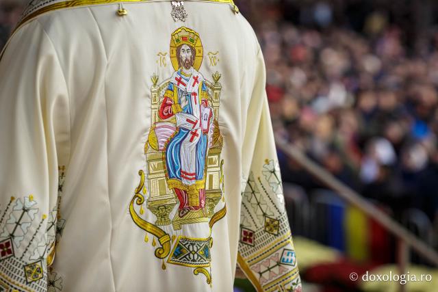 (Foto) Binecuvântare arhierească la sărbătoarea Sfintei Cuvioase Parascheva – Soborul ierarhilor, 2025