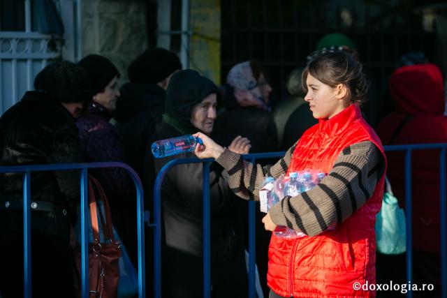 (Foto) Voluntarii Sfintei Parascheva – mâini care slujesc, inimi care veghează