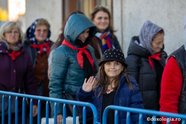 (Foto) Primii pași în taina rugăciunii – copii la hramul Sfintei Parascheva