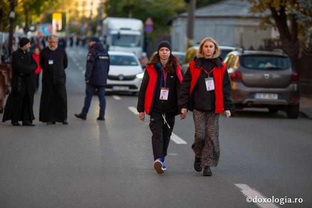 (Foto) Voluntarii Sfintei Parascheva – mâini care slujesc, inimi care veghează