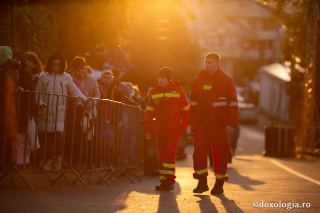 (Foto) Voluntarii Sfintei Parascheva – mâini care slujesc, inimi care veghează