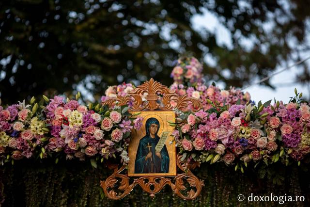 (Foto) Dor de sfinți și chipuri luminate: jurnal de pelerin la Sfânta Cuvioasă Parascheva – Ziua a IV-a