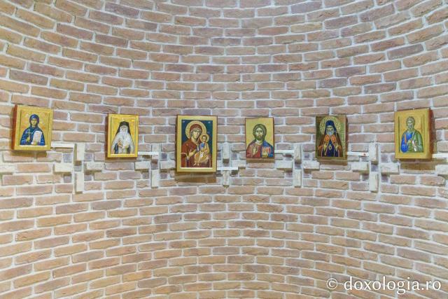 A treia ediție a expoziției de icoane „Veronica” la Iași