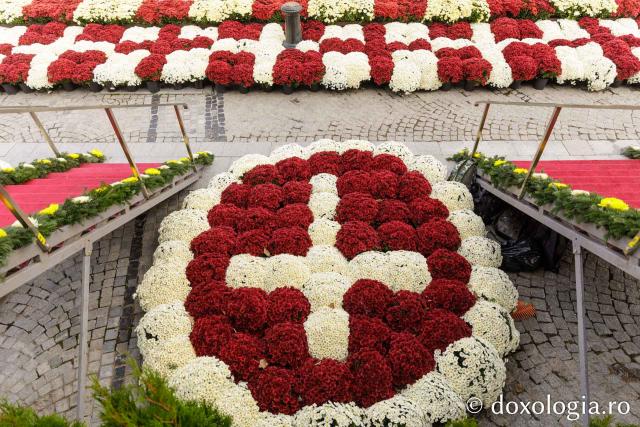 Florile Sfintei Parascheva – jertfă de frumusețe și credință, în lumina Sfântului Grigorie Palama