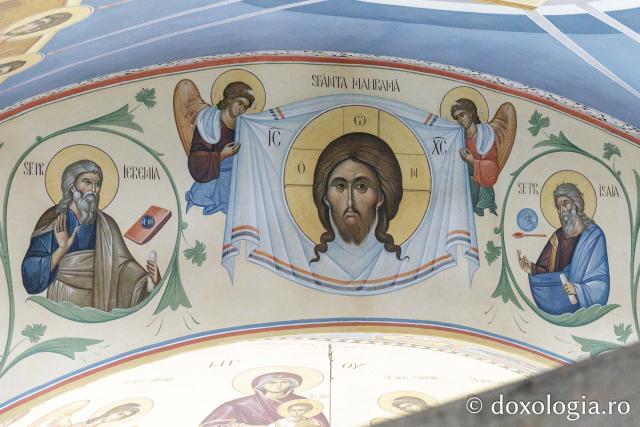 Biserica „Sfânta Vineri și Sfântul Ierarh Alexandru” din Iași în așteptarea veșmântului de sfințire / Foto: pr. Silviu Cluci Biserica „Sfânta Vineri și Sfântul Ierarh Alexandru” din Iași