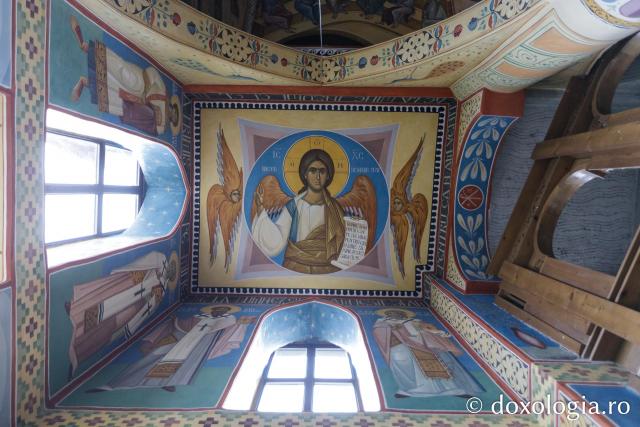 Biserica „Sfânta Vineri și Sfântul Ierarh Alexandru” din Iași în așteptarea veșmântului de sfințire / Foto: pr. Silviu Cluci Biserica „Sfânta Vineri și Sfântul Ierarh Alexandru” din Iași